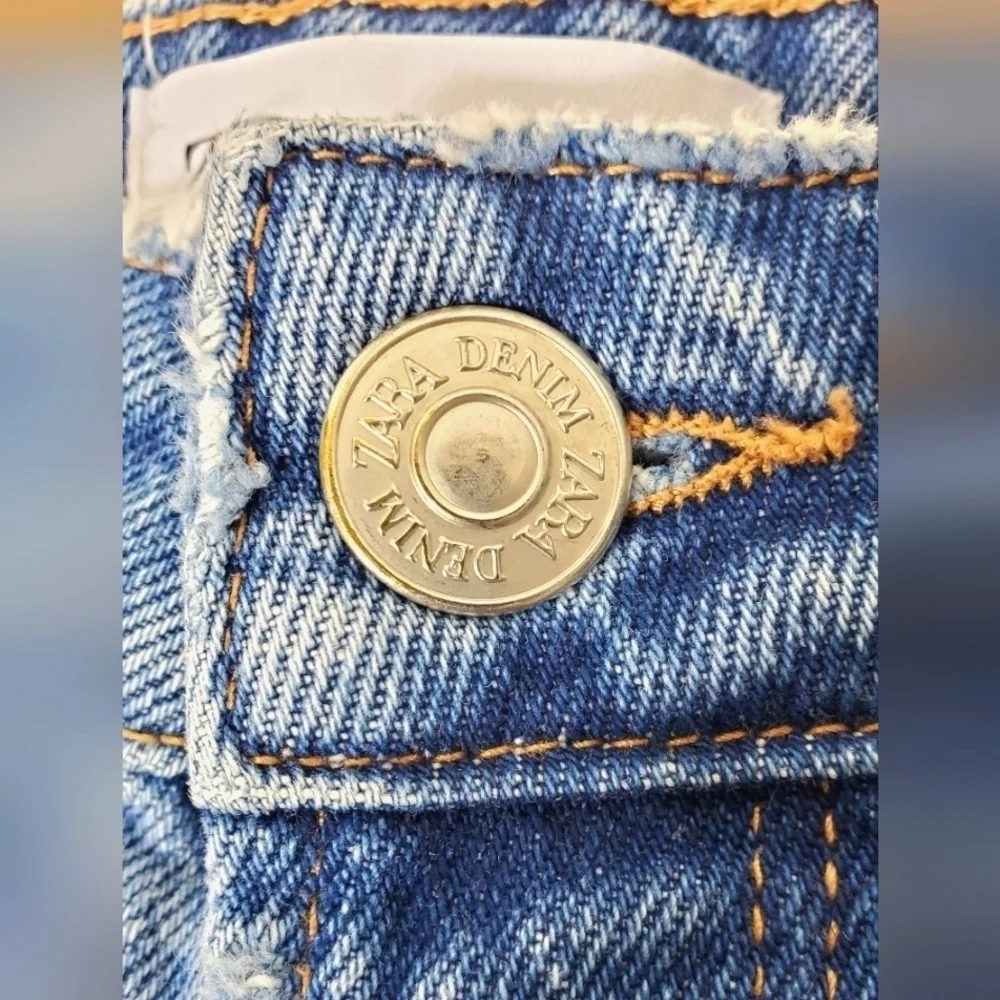 Zara Button Fly Shorts Distressed High Rise Short Shorts Size 6